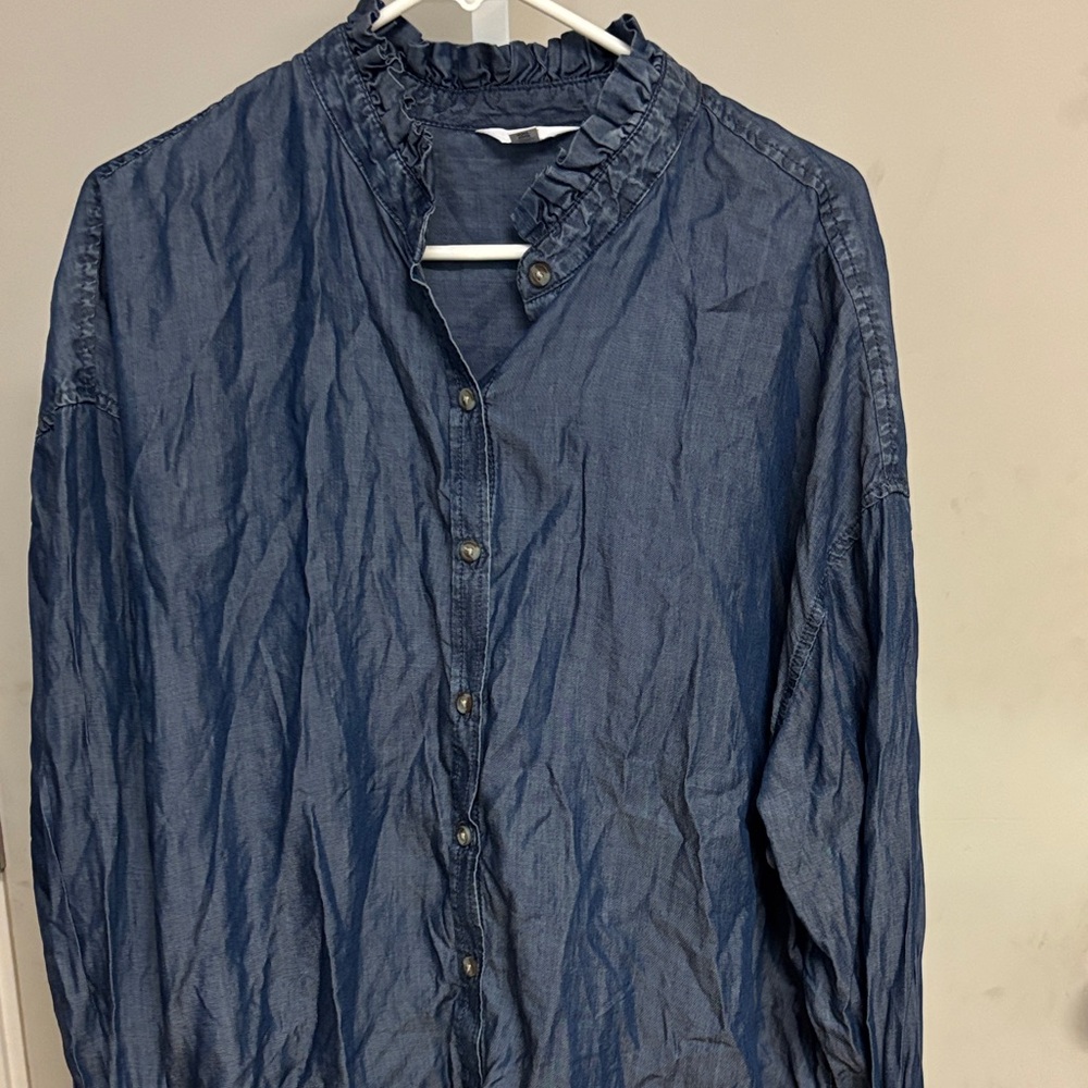 NWOT Blue Denim shirt long sleeve